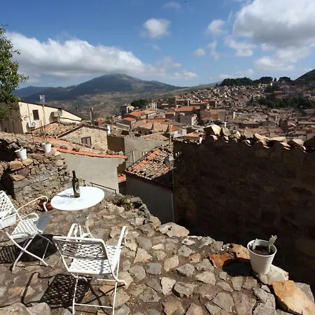 Feriehus Jusu E Susu Montagna Mare *